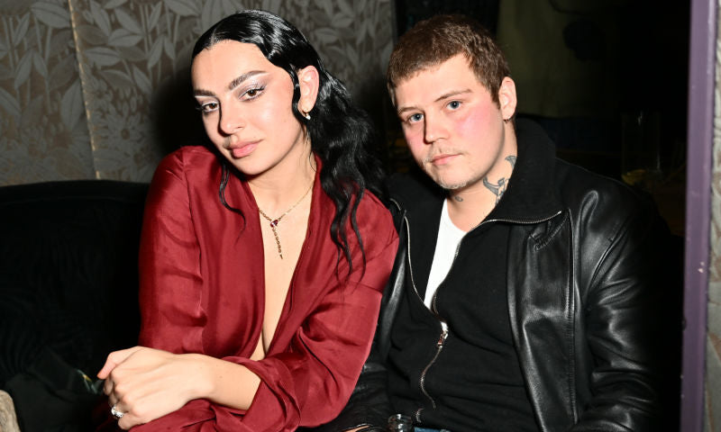 Studio Ans Filmset: Charli Xcx Und Yung Lean In „Sacrifice“ - The Circle