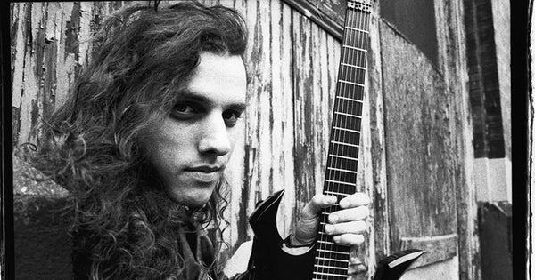Chuck Schuldiner mit Gitarre