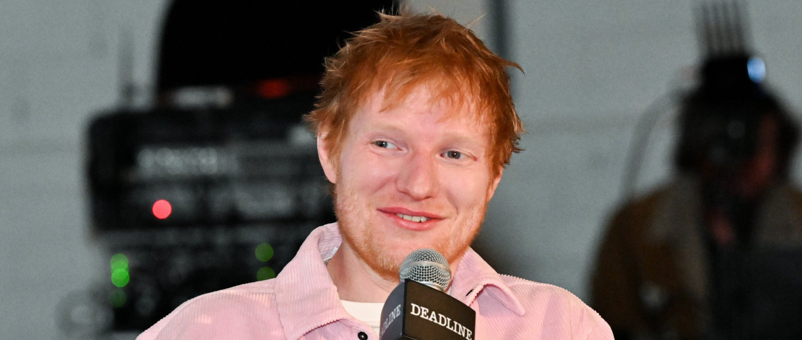 Ed Sheeran mit Mikrofon