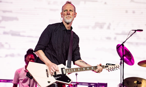 Tom Dumont von No Doubt live