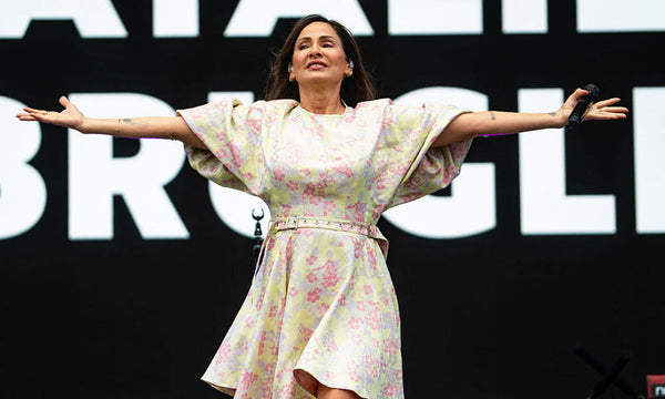Natalie Imbruglia meldet sich mit neuer Musik zurück.