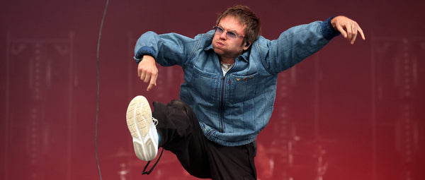 Rou Reynolds von Enter Shikari live