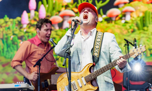 Tom Peloso und Isaac Brock von Modest Mouse live