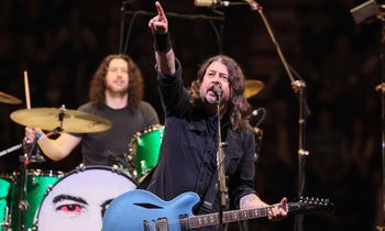 Dave Grohl und Ilan Rubin von Foo Fighters live