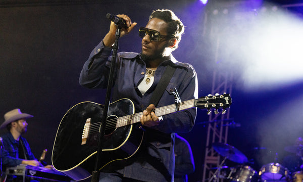 Leon Bridges live