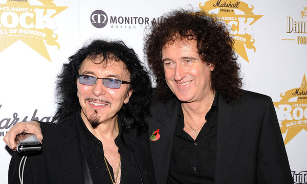 von links nach rechts: Tony Iommi und Brian May