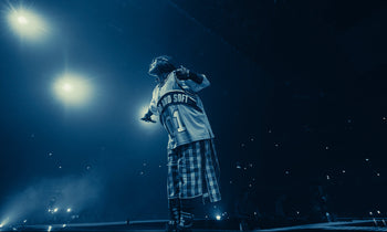 Das Foto zeigt Billie Eilish live