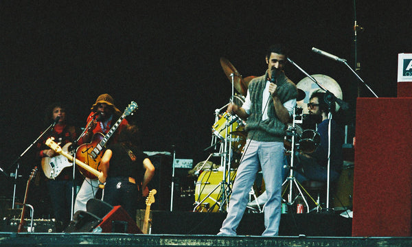 Ike Willis mit Zappa auf der Bühne