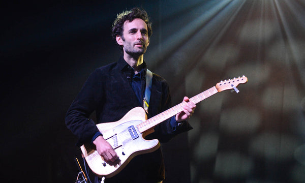Julian Lage spielt Gitarre