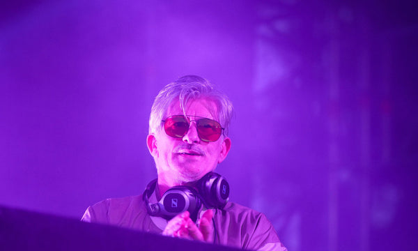 Kavinsky beim Auflegen