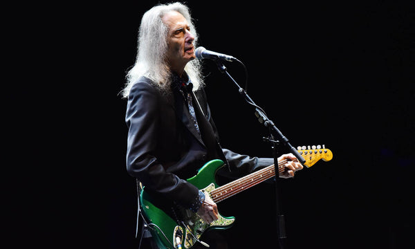 Lenny kaye mit Gitarre