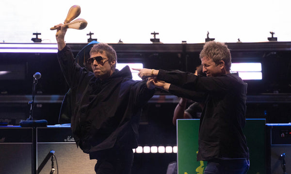 Liam und Noel Gallagher auf der Bühne