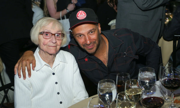 Mary Morello und Tom Morello an einem Tisch