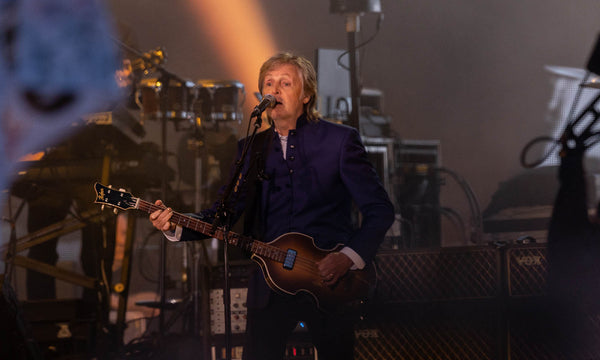 Paul McCartney live mit Bass
