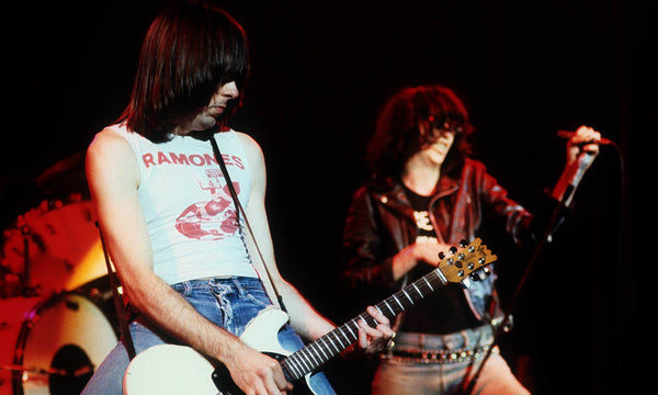 Joey und Johnny Ramone auf der Bühne