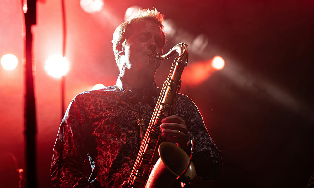 Ein Saxophonspieler