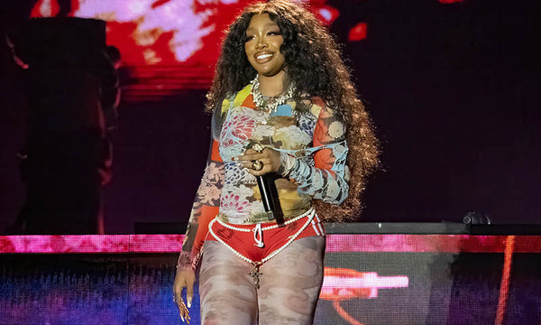 SZA live on stage