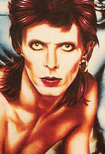 Das Bild zeigt David Bowie.