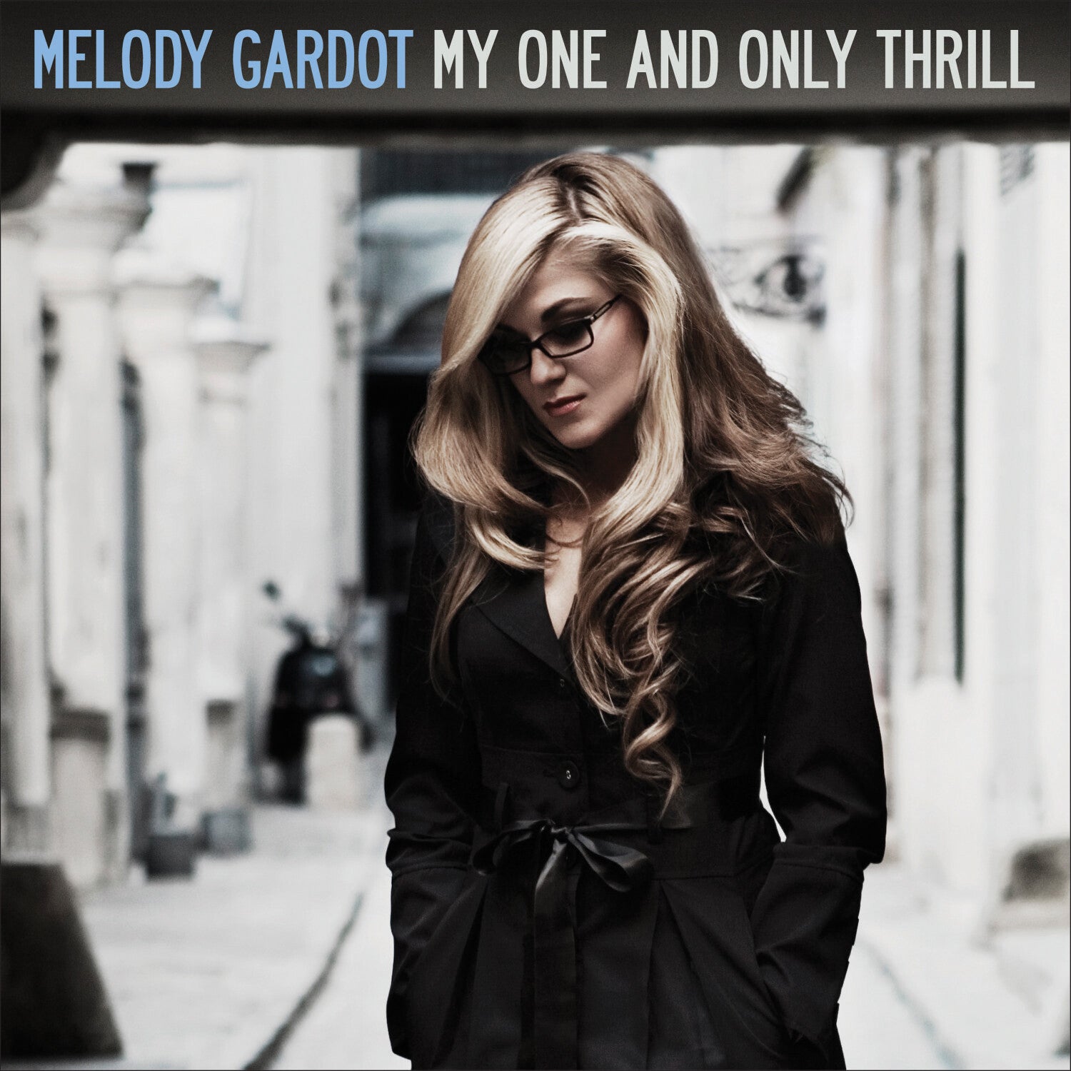 https://images.bravado.de/prod/product-assets/product-asset-data/gardot-melody/melody-gardot-d2c-tt/products/508924/web/453729/image-thumb__453729__3000x3000_original/Melody-Gardot-My-One-And-Only-Thrill-Vinyl-Album-508924-453729.9bbf59d7.jpg