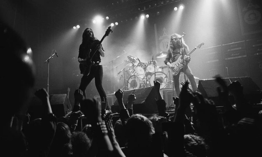 Das Bild zeigt die Band Motörhead live