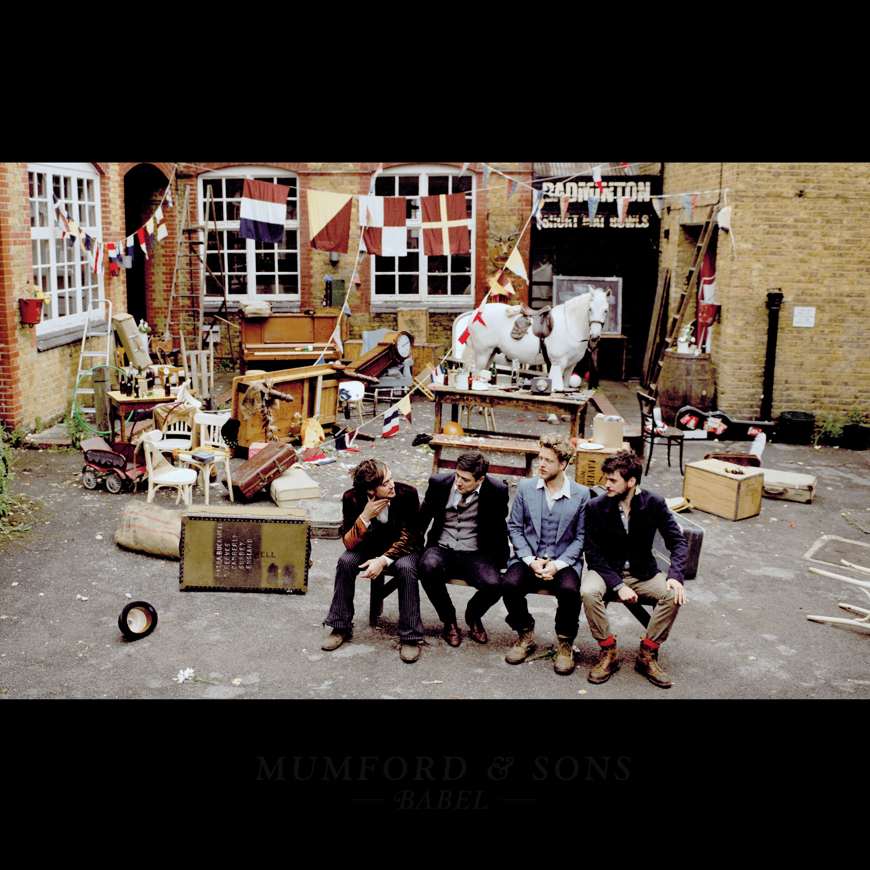 https://images.bravado.de/prod/product-assets/product-asset-data/mumford-sons/mumford-sons/products/500824/web/361370/image-thumb__361370__3000x3000_original/Mumford-Sons-Babel-Vinyl-Album-500824-361370.63cb5896.png