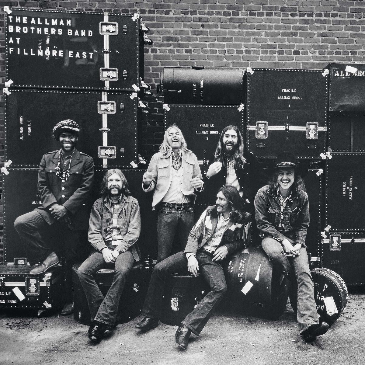 https://images.bravado.de/prod/product-assets/product-asset-data/allman-brothers-band-the/the-allman-brothers-band/products/142357/web/308996/image-thumb__308996__3000x3000_original/The-Allman-Brothers-Band-At-Fillmore-East-Vinyl-Album-142357-308996.2e8c0bd3.jpg