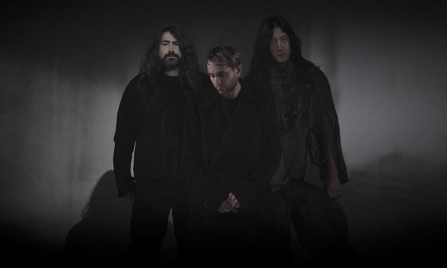 Das Foto zeigt die Band Health. Wir haben mit ihnen im Interview über neue Musik gesprochen. 