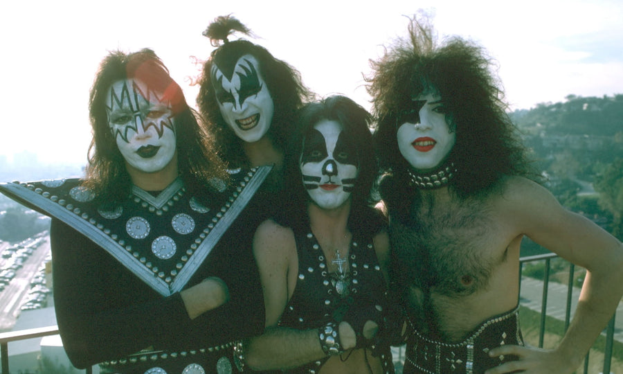 Das Foto zeigt die Band Kiss zu ihren Anfängen